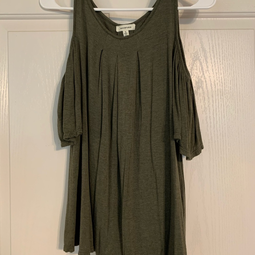 Green, shoulder cut out shirt
